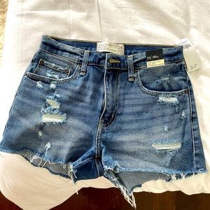Brand New Abercrombie Mid Rise Boyfriend Shorts
